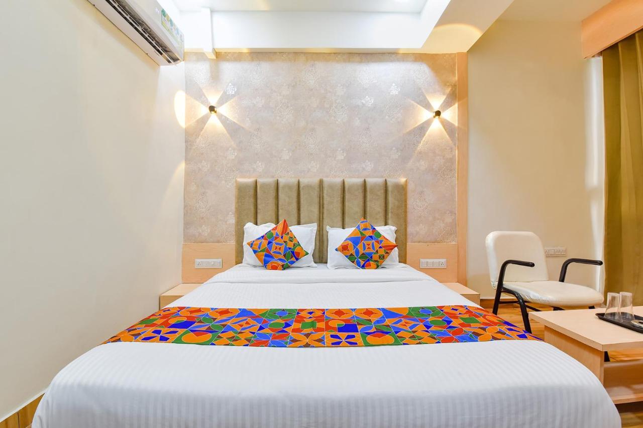 Fabhotel Symphony Grand Ahmadabad Zewnętrze zdjęcie