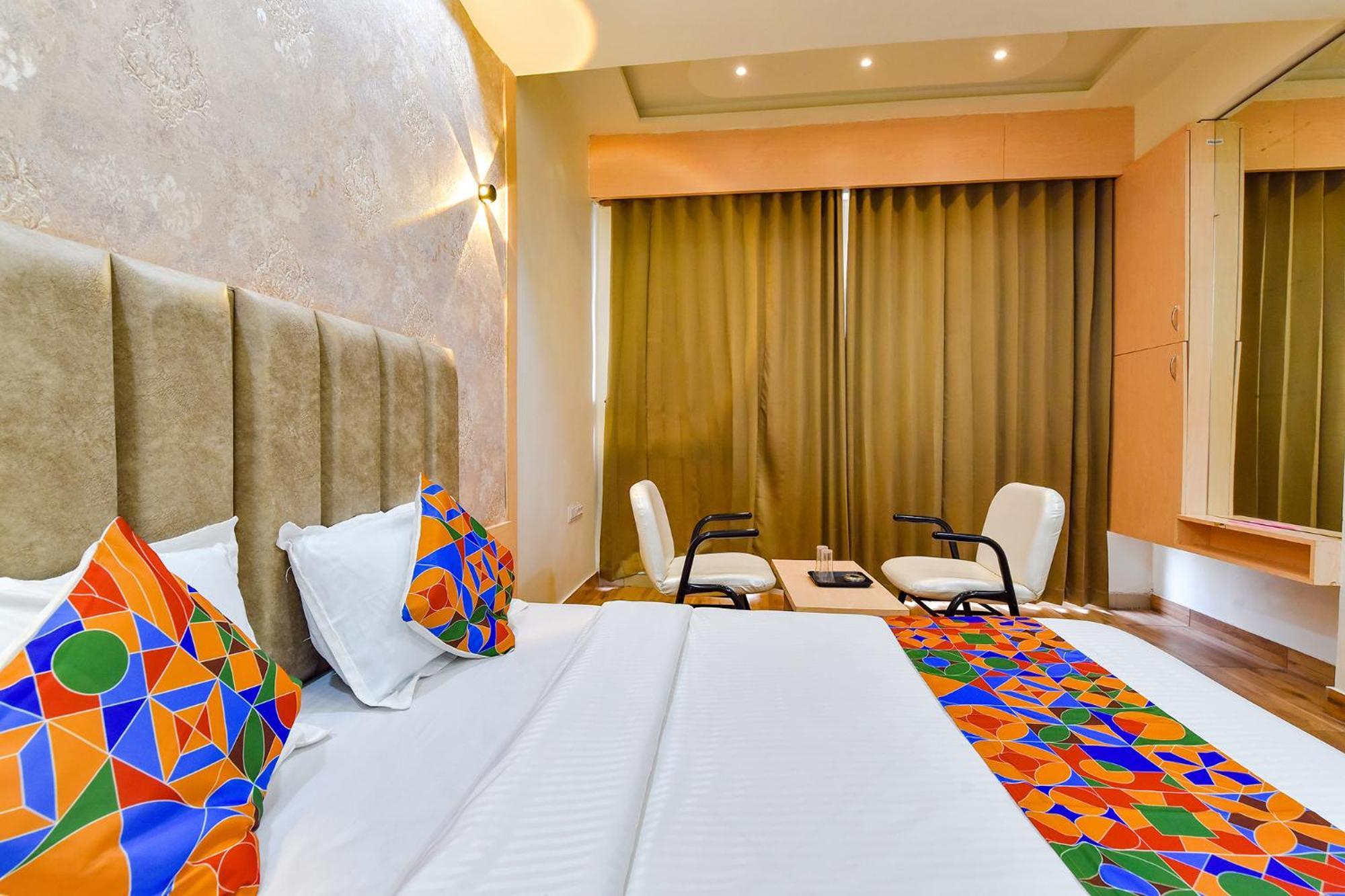 Fabhotel Symphony Grand Ahmadabad Zewnętrze zdjęcie