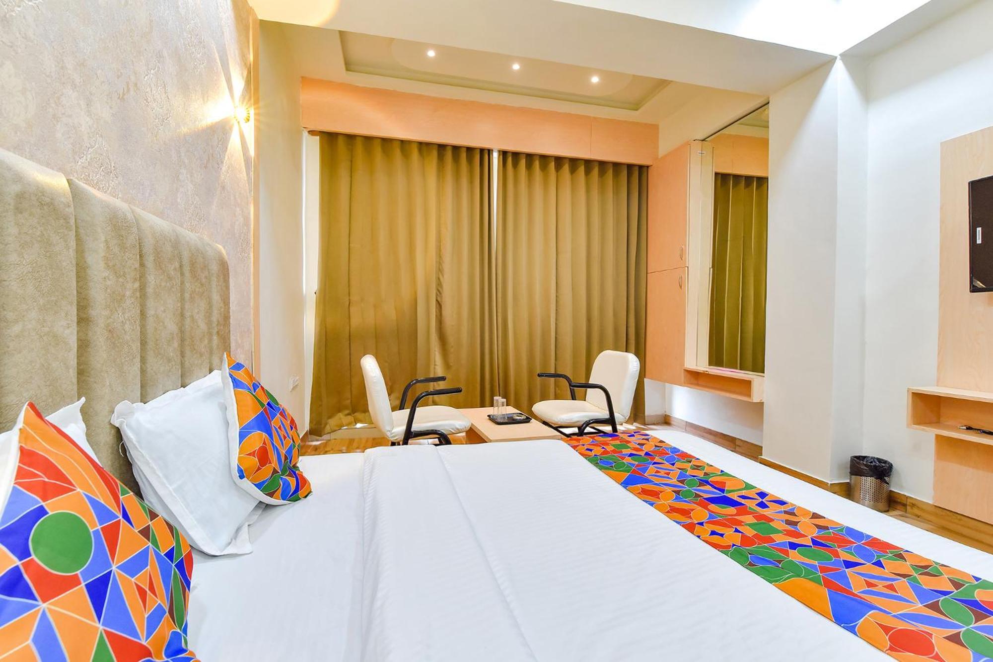 Fabhotel Symphony Grand Ahmadabad Zewnętrze zdjęcie