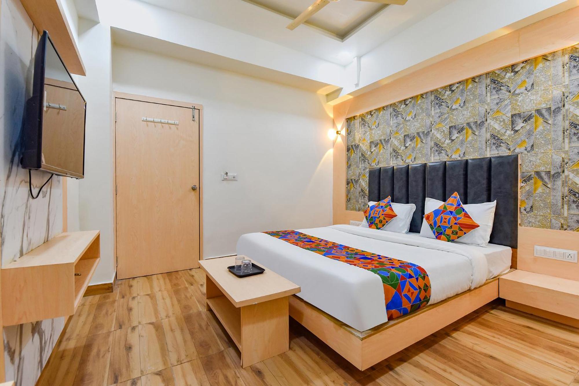 Fabhotel Symphony Grand Ahmadabad Zewnętrze zdjęcie